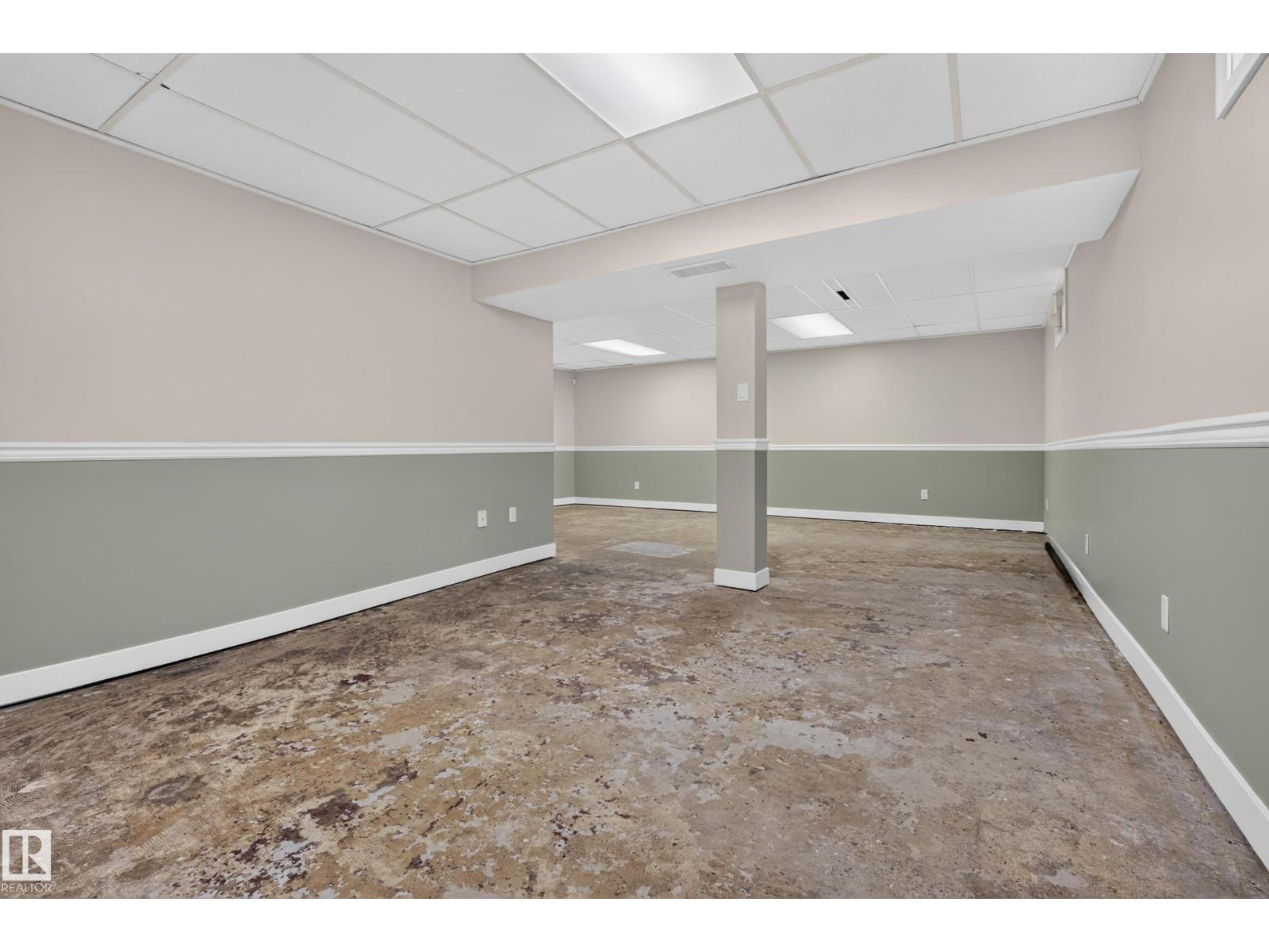 9011 157 ST NW