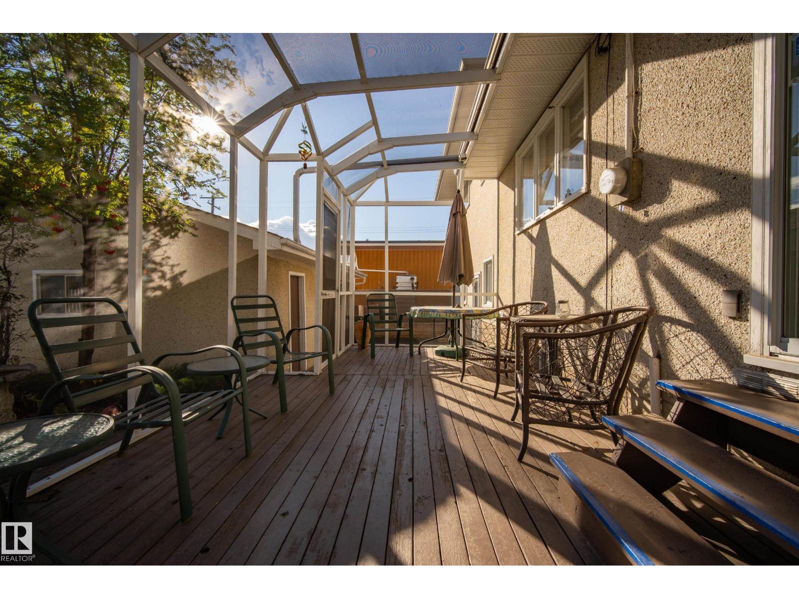 9011 157 ST NW