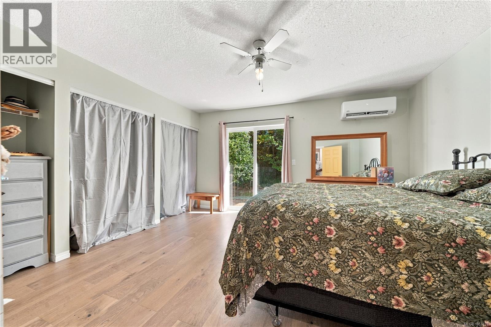 832 Parkside Way