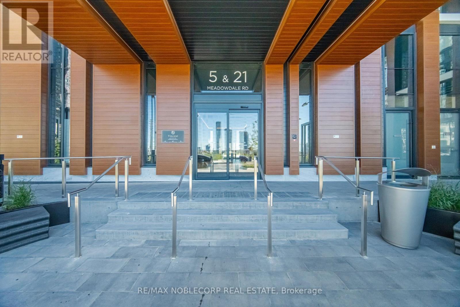 2501 - 5 Meadowdale Road, Vaughan (Vaughan Corporate Centre), Ontario  L4K 0C7 - Photo 2 - N14097916