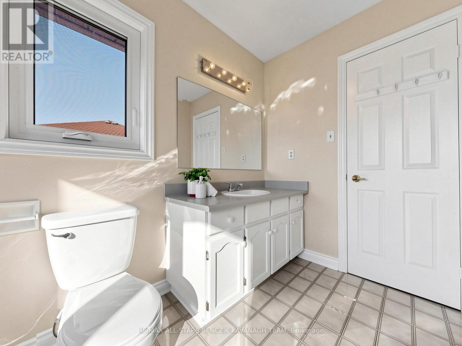 37 Dowling Circle, Markham, Ontario  L3R 8R3 - Photo 17 - N14097936