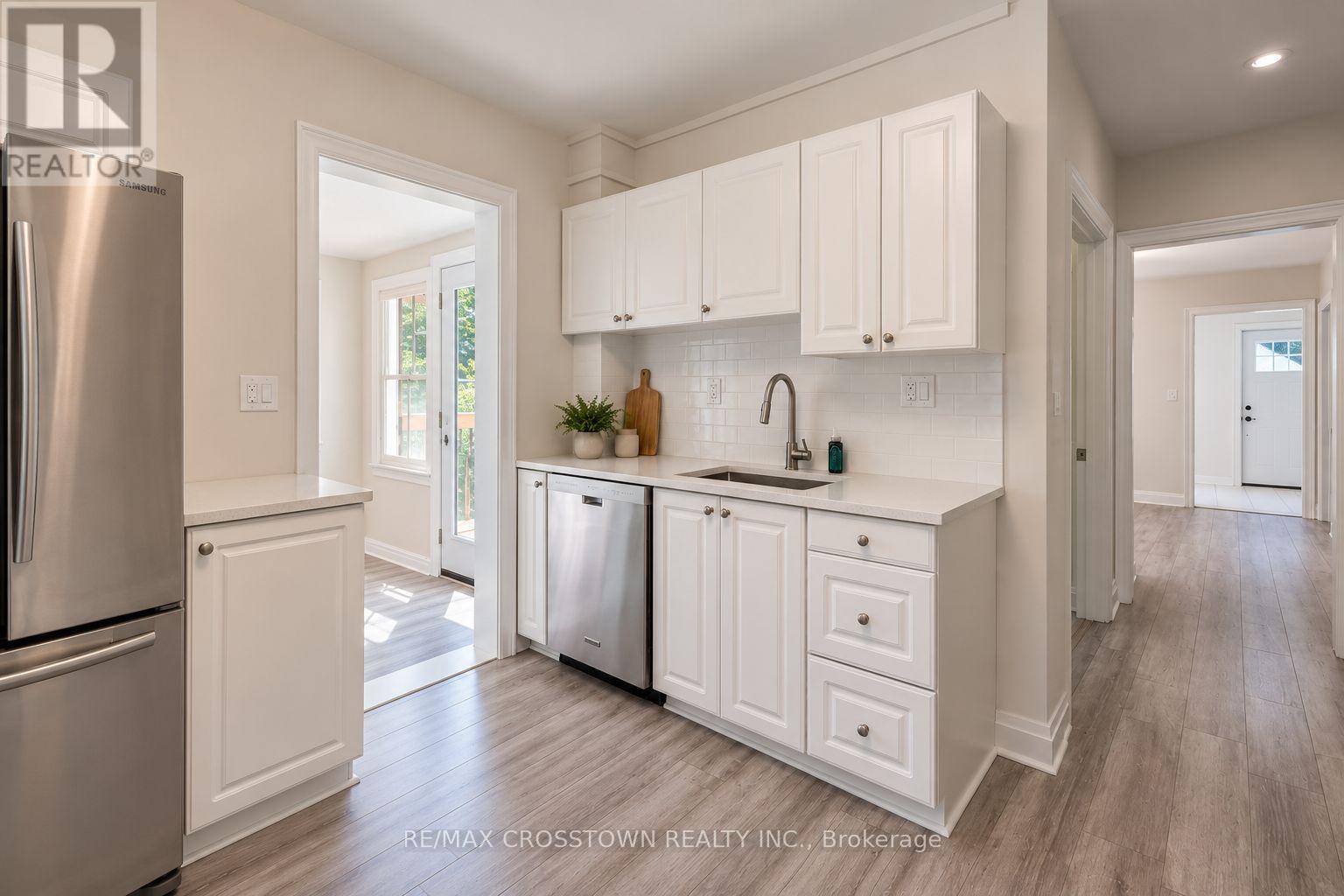 1 - 64 Bleeker Street, Orillia, Ontario  L3V 5Z2 - Photo 4 - S14098150