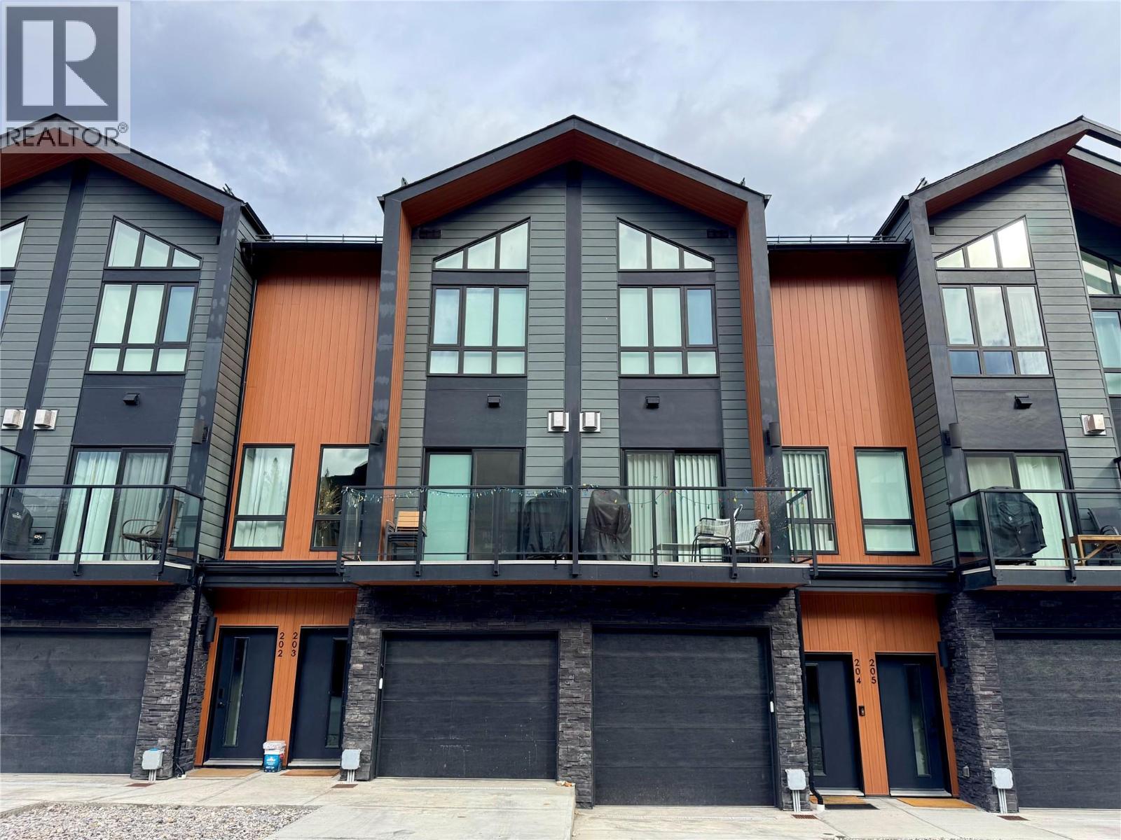 2116 Panorama Drive Unit# 203