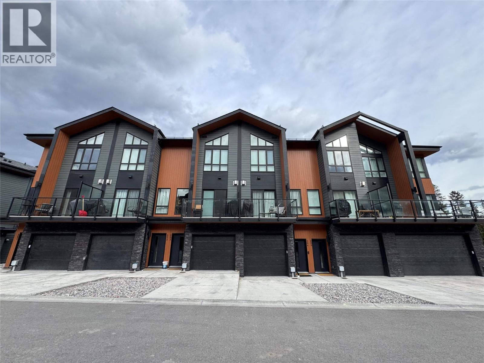2116 Panorama Drive Unit# 203