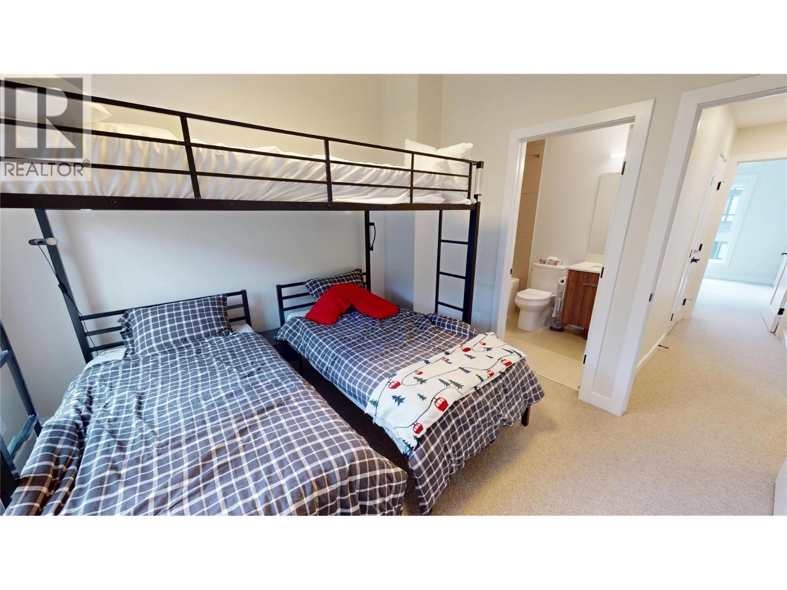 2116 Panorama Drive Unit# 203