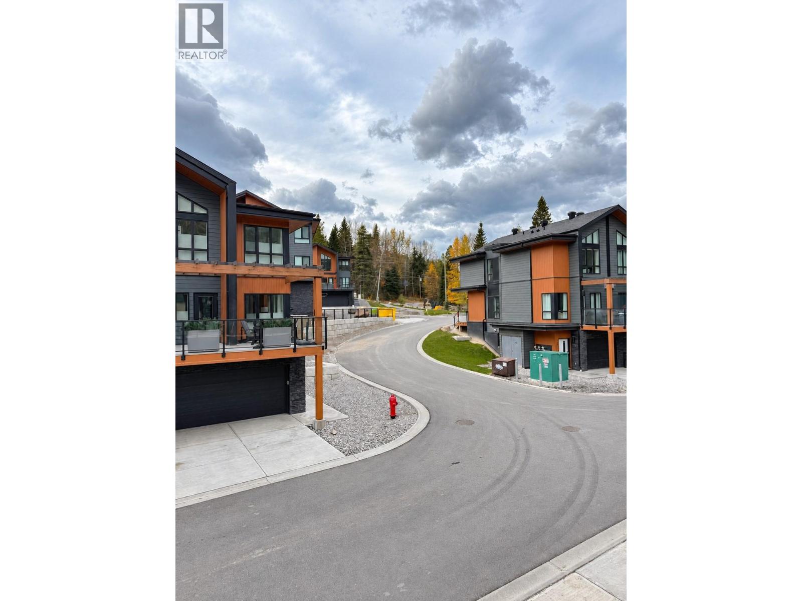 2116 Panorama Drive Unit# 203