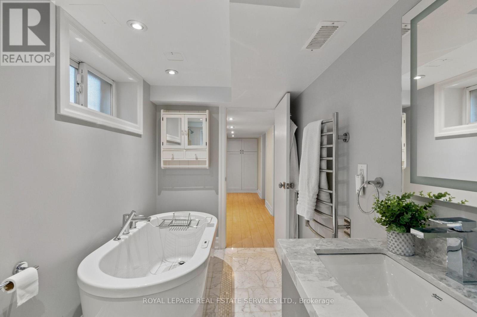 64 Cliveden Avenue, Toronto (Stonegate-Queensway), Ontario  M8Z 3N1 - Photo 30 - W14097882