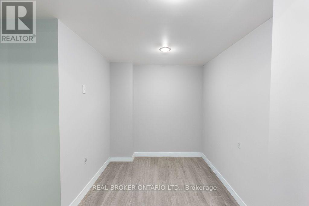 3341 Bobwhite Mews, Mississauga, Ontario  L5N 6E8 - Photo 17 - W14097918