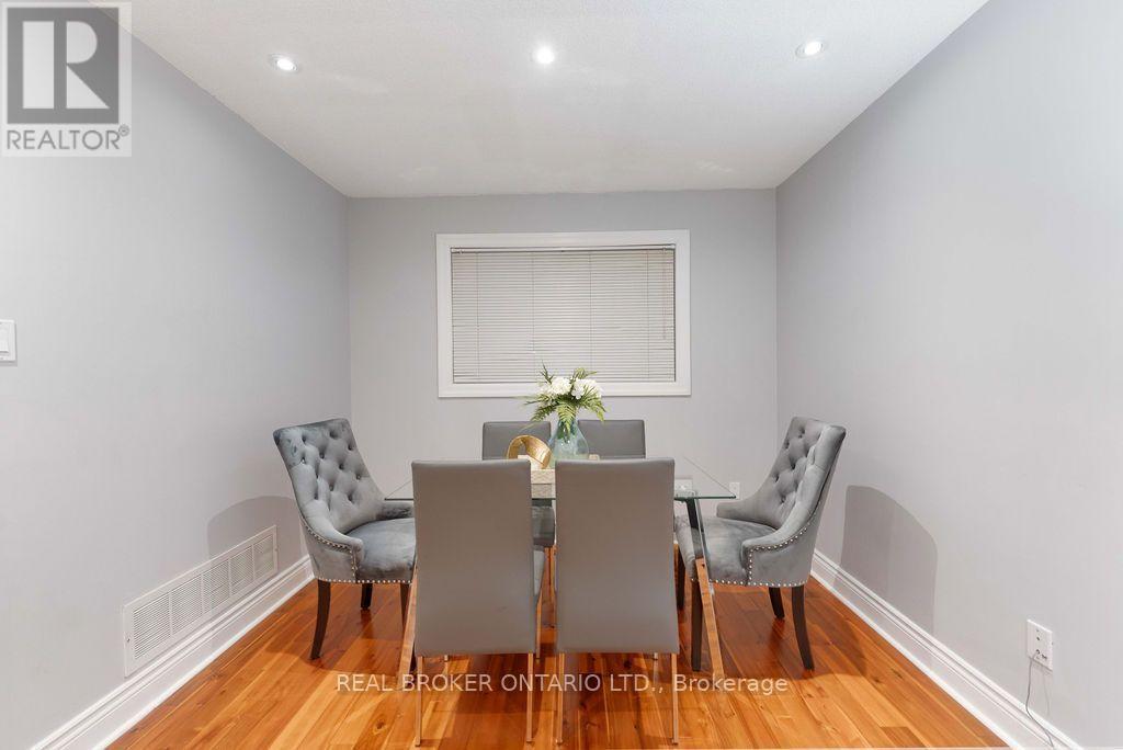 3341 Bobwhite Mews, Mississauga, Ontario  L5N 6E8 - Photo 4 - W14097918