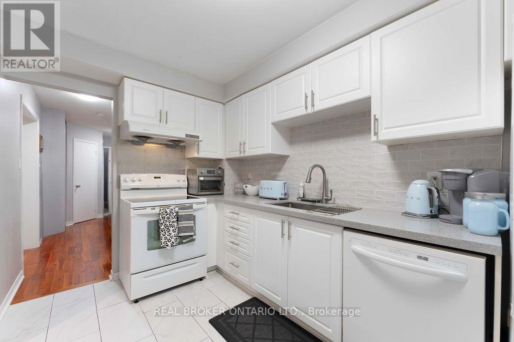 3341 Bobwhite Mews, Mississauga, Ontario  L5N 6E8 - Photo 9 - W14097918