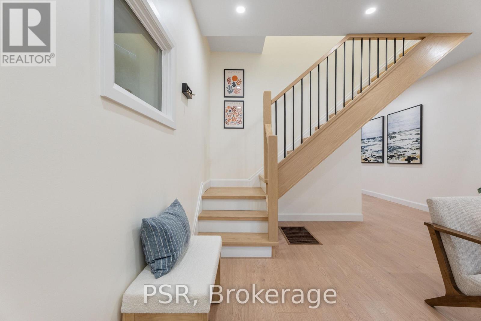 1045 Ossington Avenue, Toronto, Ontario  M6G 3V9 - Photo 4 - W14097978