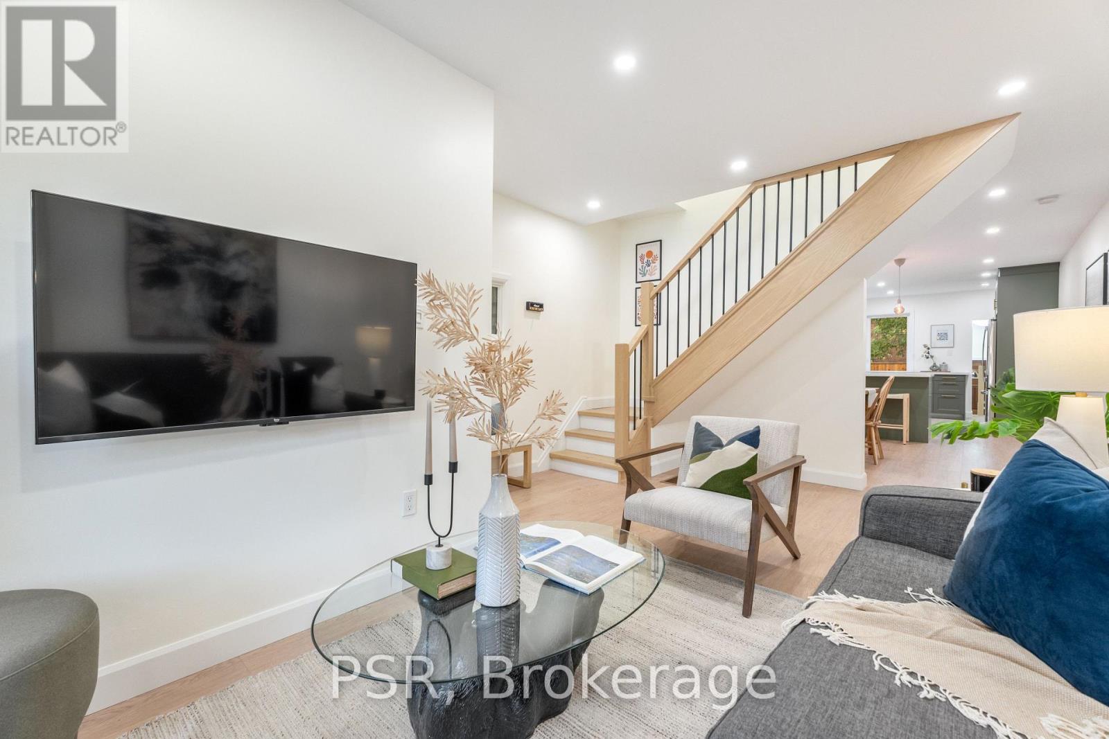 1045 Ossington Avenue, Toronto, Ontario  M6G 3V9 - Photo 8 - W14097978