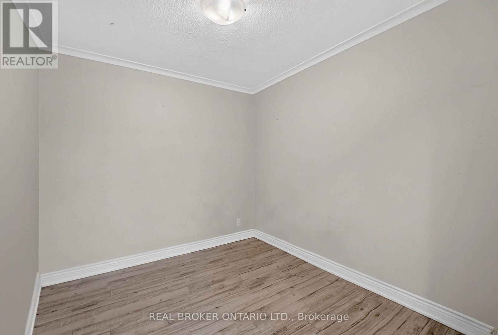 27 Vange Crescent, Toronto (Mount Olive-Silverstone-Jamestown), Ontario  M9V 3N6 - Photo 12 - W14098006