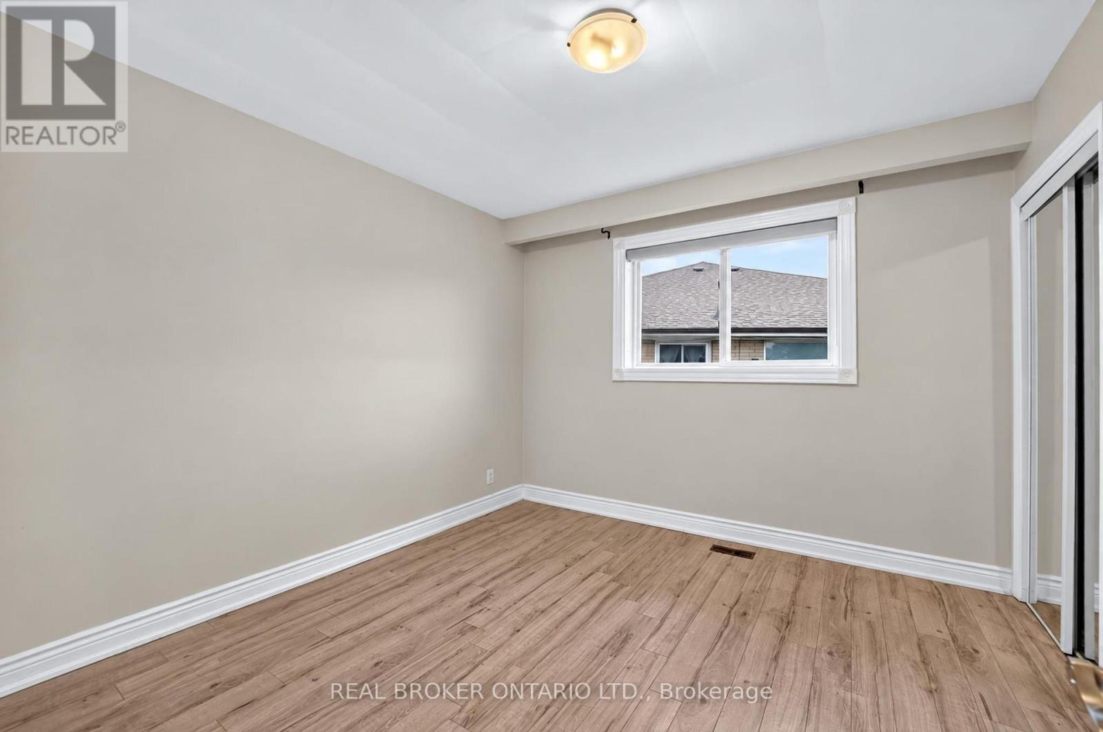 27 Vange Crescent, Toronto (Mount Olive-Silverstone-Jamestown), Ontario  M9V 3N6 - Photo 15 - W14098006