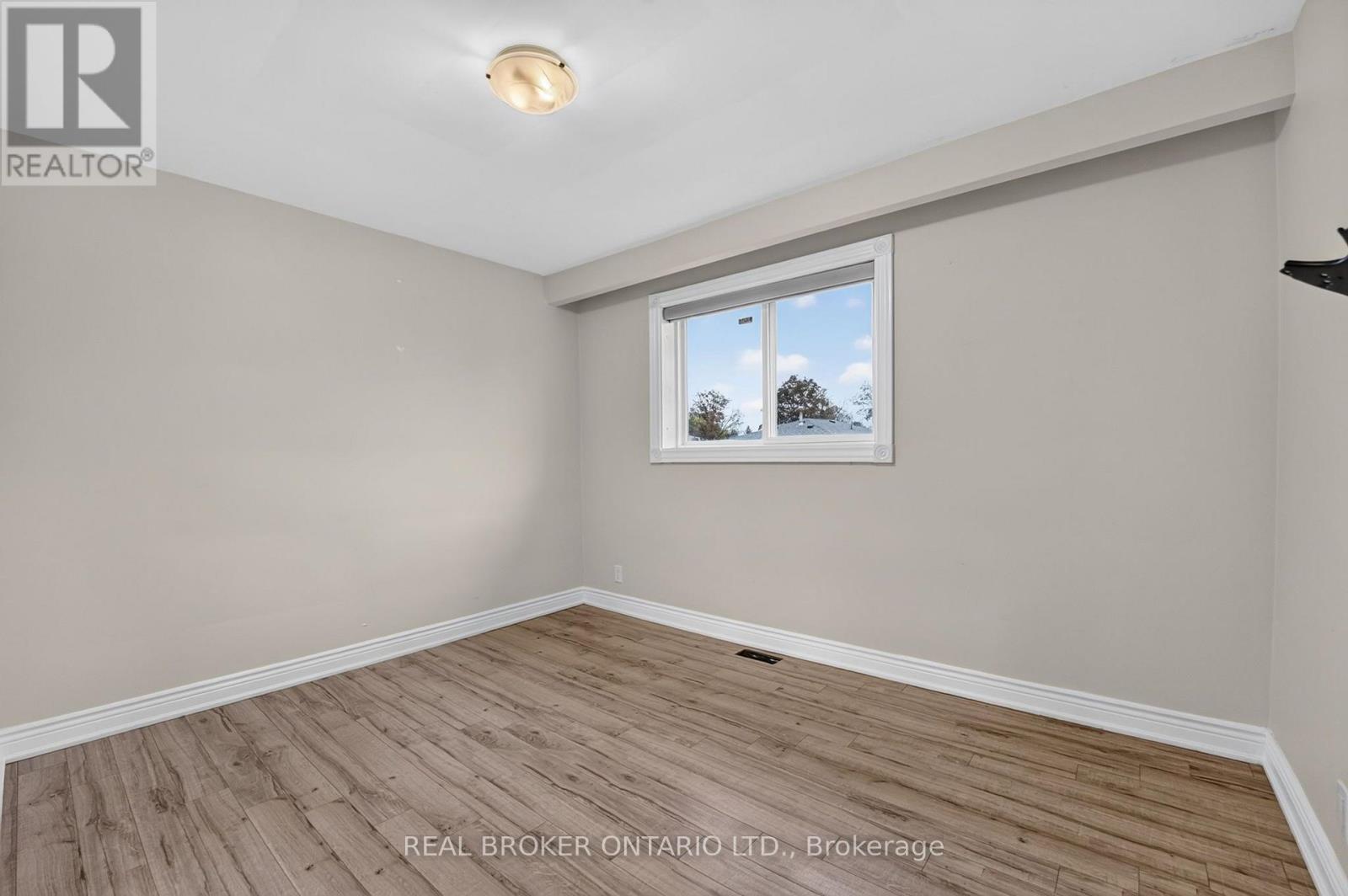 27 Vange Crescent, Toronto (Mount Olive-Silverstone-Jamestown), Ontario  M9V 3N6 - Photo 16 - W14098006