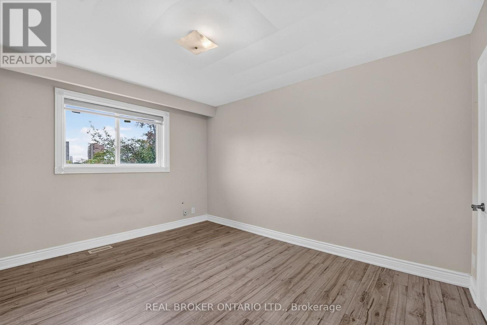 27 Vange Crescent, Toronto (Mount Olive-Silverstone-Jamestown), Ontario  M9V 3N6 - Photo 18 - W14098006