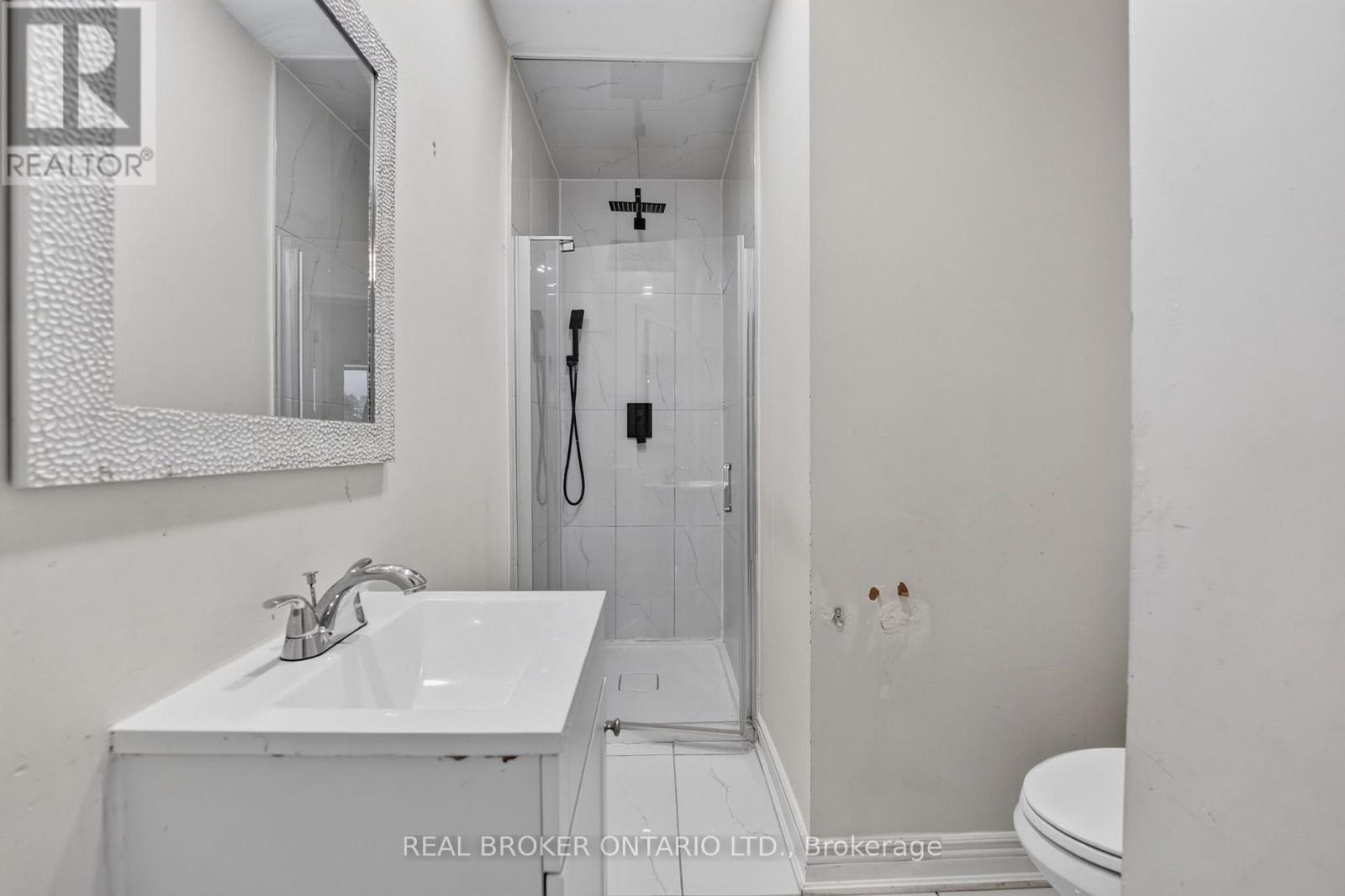 27 Vange Crescent, Toronto (Mount Olive-Silverstone-Jamestown), Ontario  M9V 3N6 - Photo 21 - W14098006