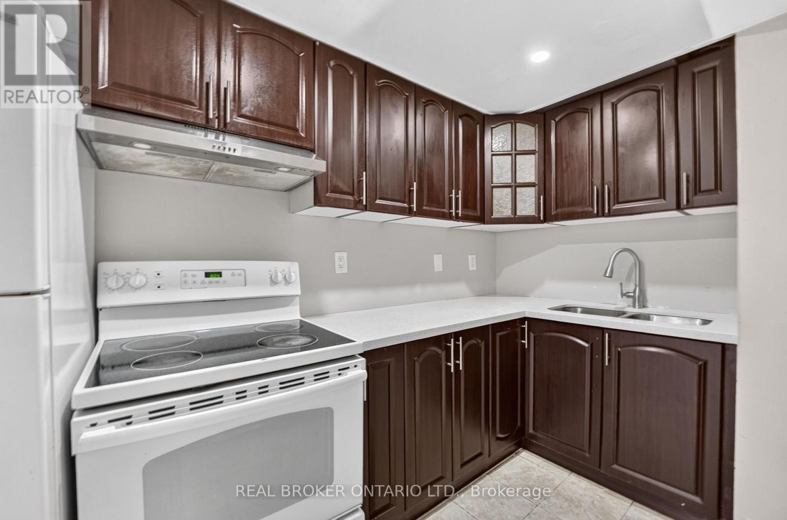 27 Vange Crescent, Toronto (Mount Olive-Silverstone-Jamestown), Ontario  M9V 3N6 - Photo 26 - W14098006