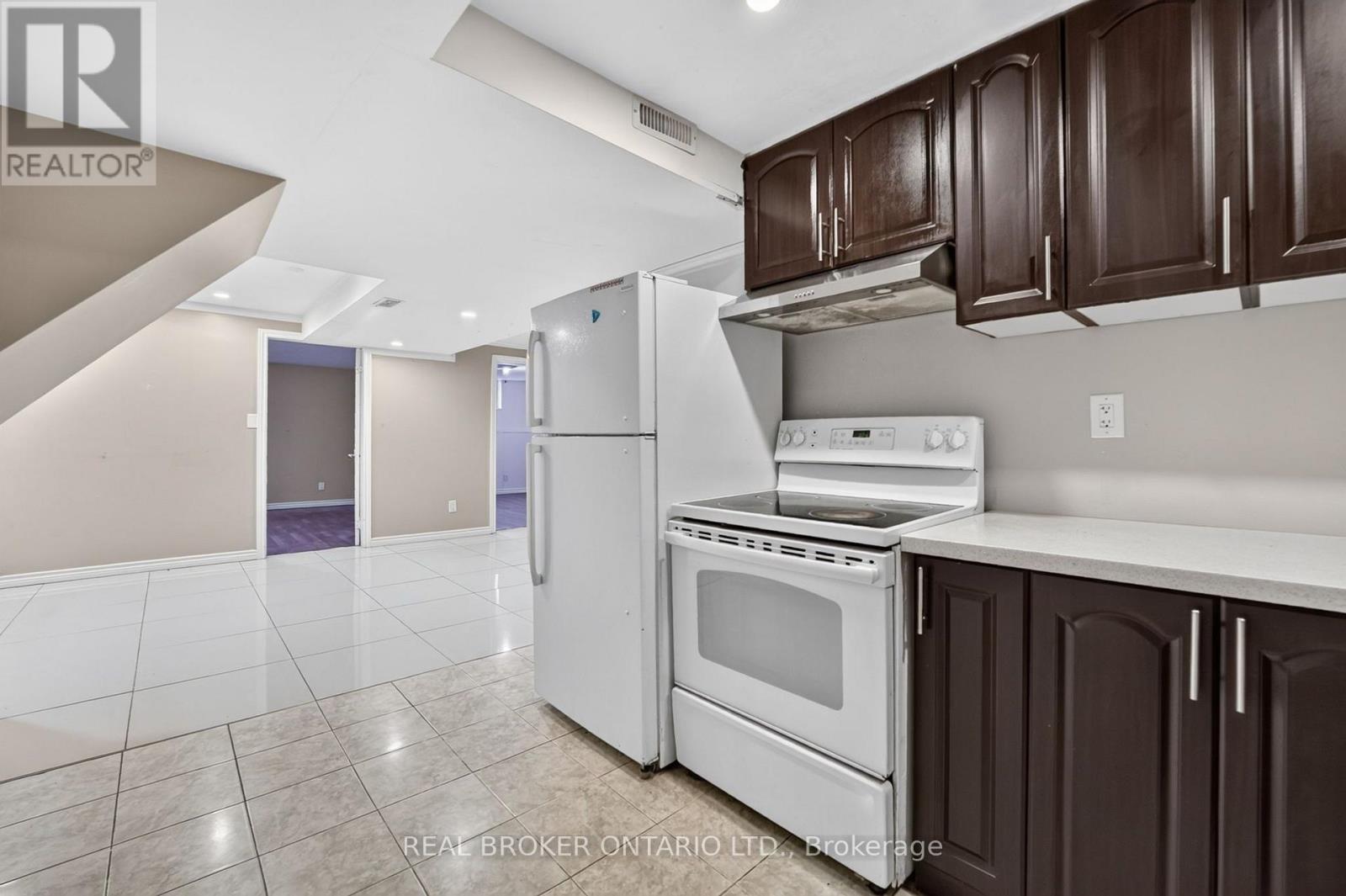 27 Vange Crescent, Toronto (Mount Olive-Silverstone-Jamestown), Ontario  M9V 3N6 - Photo 27 - W14098006