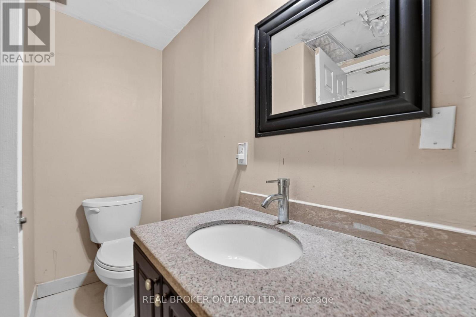 27 Vange Crescent, Toronto (Mount Olive-Silverstone-Jamestown), Ontario  M9V 3N6 - Photo 35 - W14098006