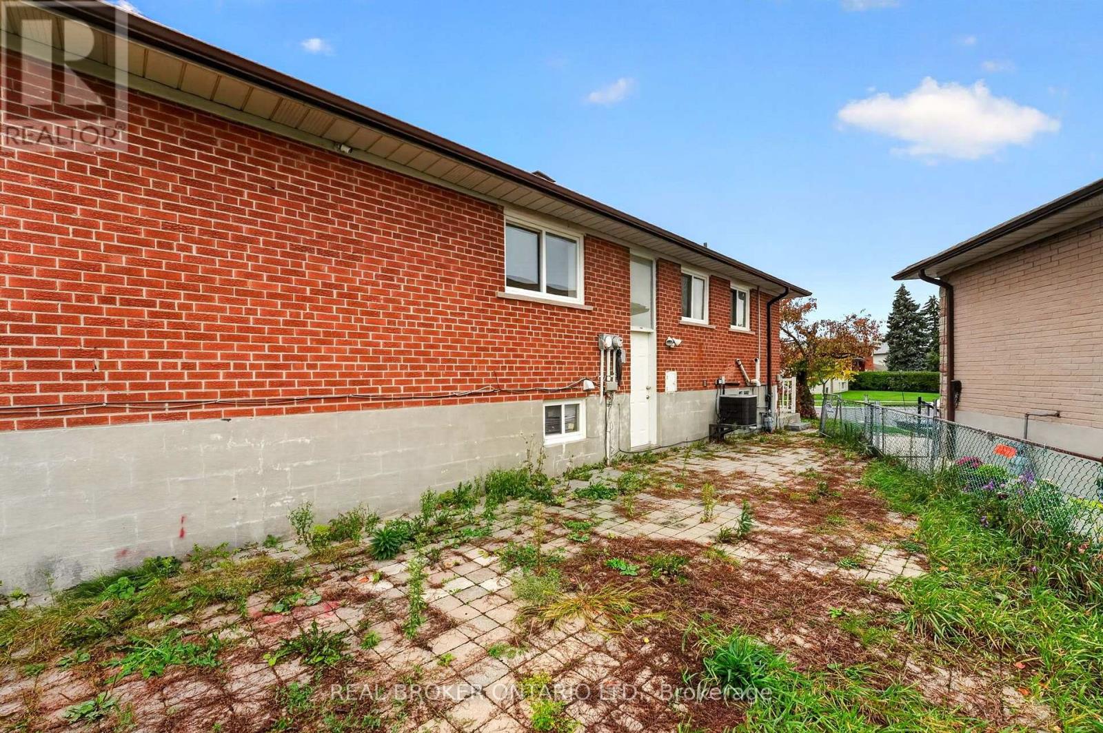 27 Vange Crescent, Toronto (Mount Olive-Silverstone-Jamestown), Ontario  M9V 3N6 - Photo 43 - W14098006