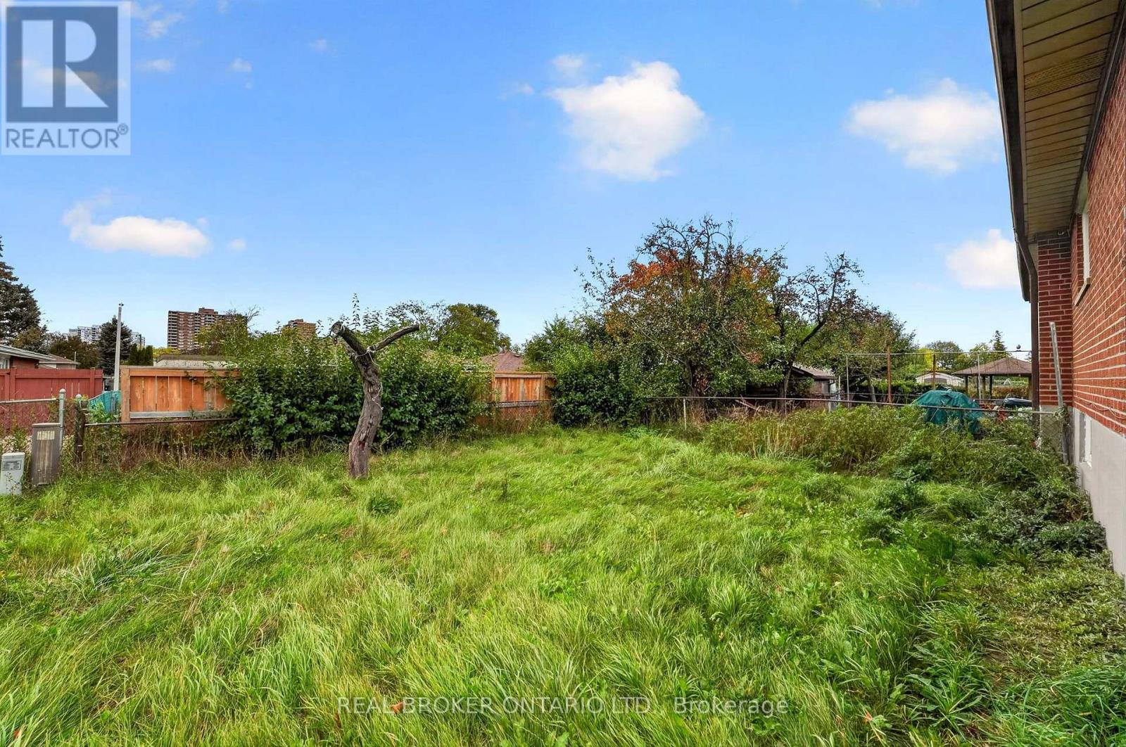 27 Vange Crescent, Toronto (Mount Olive-Silverstone-Jamestown), Ontario  M9V 3N6 - Photo 47 - W14098006
