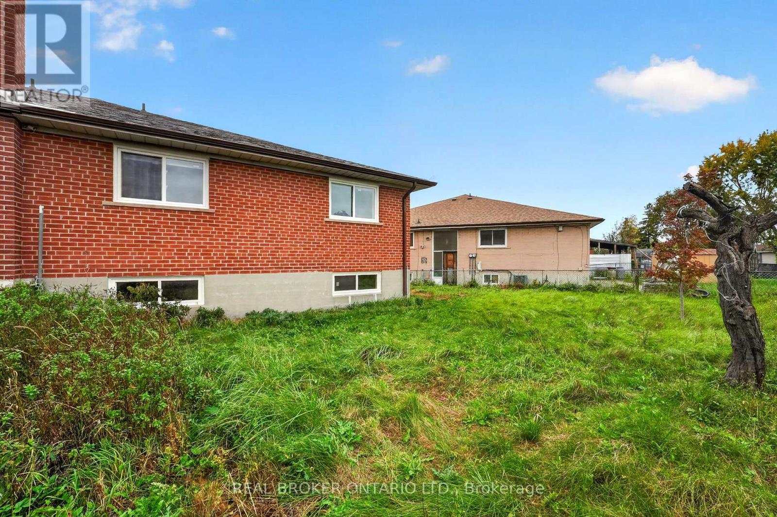 27 Vange Crescent, Toronto (Mount Olive-Silverstone-Jamestown), Ontario  M9V 3N6 - Photo 49 - W14098006