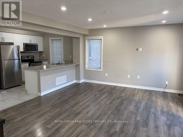 63 Bond Head Court, Milton, Ontario  L9E 1G4 - Photo 7 - W14098100