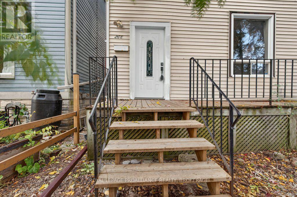 268 Rideau Street, Kingston, Ontario  K7K 3A6 - Photo 2 - X13876640