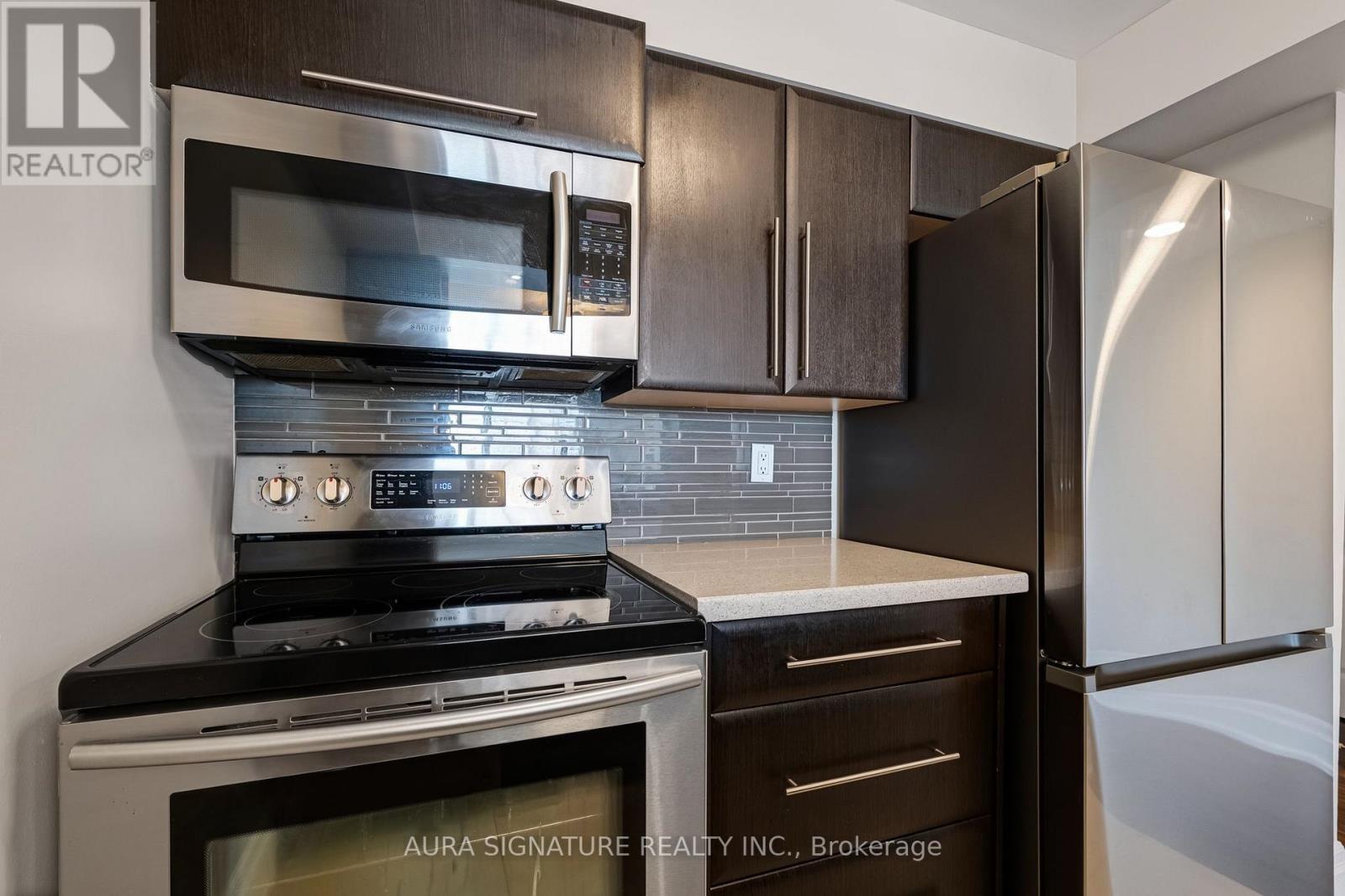 1010 - 3 Hickory Tree Road, Toronto, Ontario  M9N 3W5 - Photo 8 - W13853724
