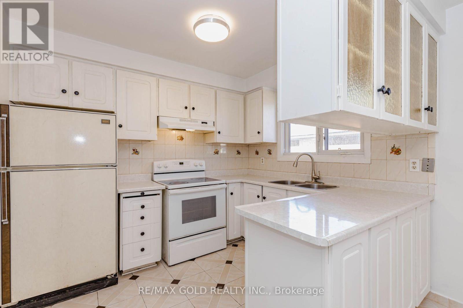38 Achill Crescent, Mississauga, Ontario  L5B 1L1 - Photo 34 - W13859754