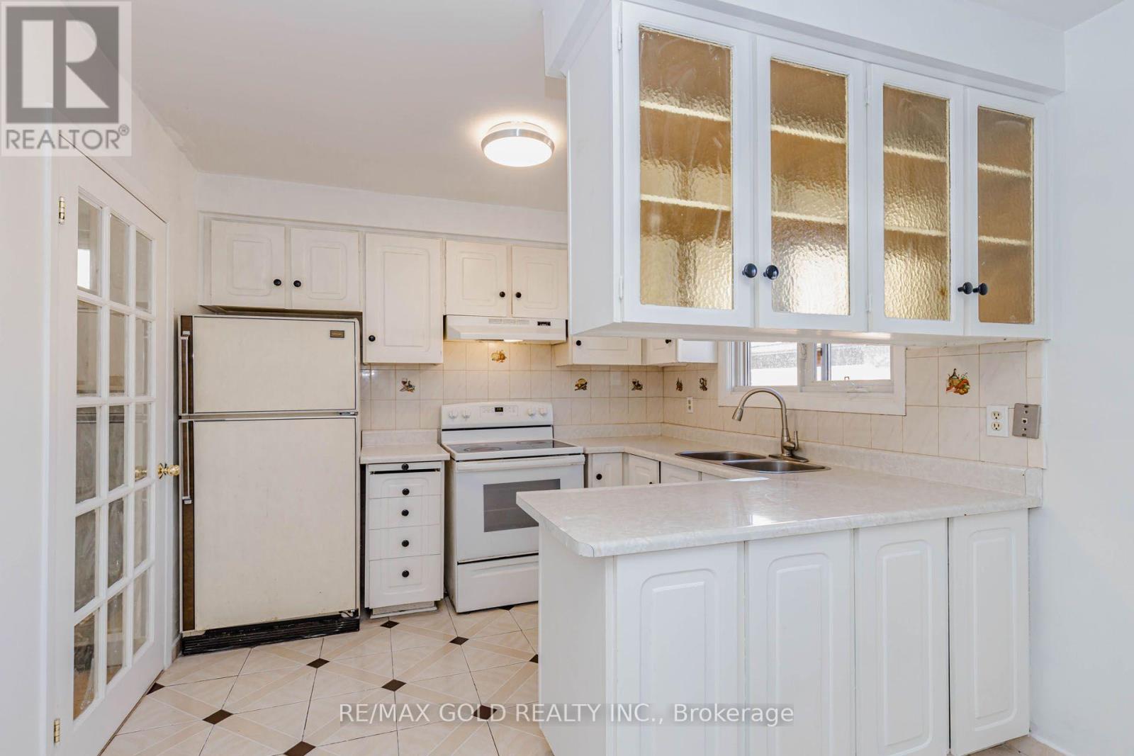 38 Achill Crescent, Mississauga, Ontario  L5B 1L1 - Photo 37 - W13859754