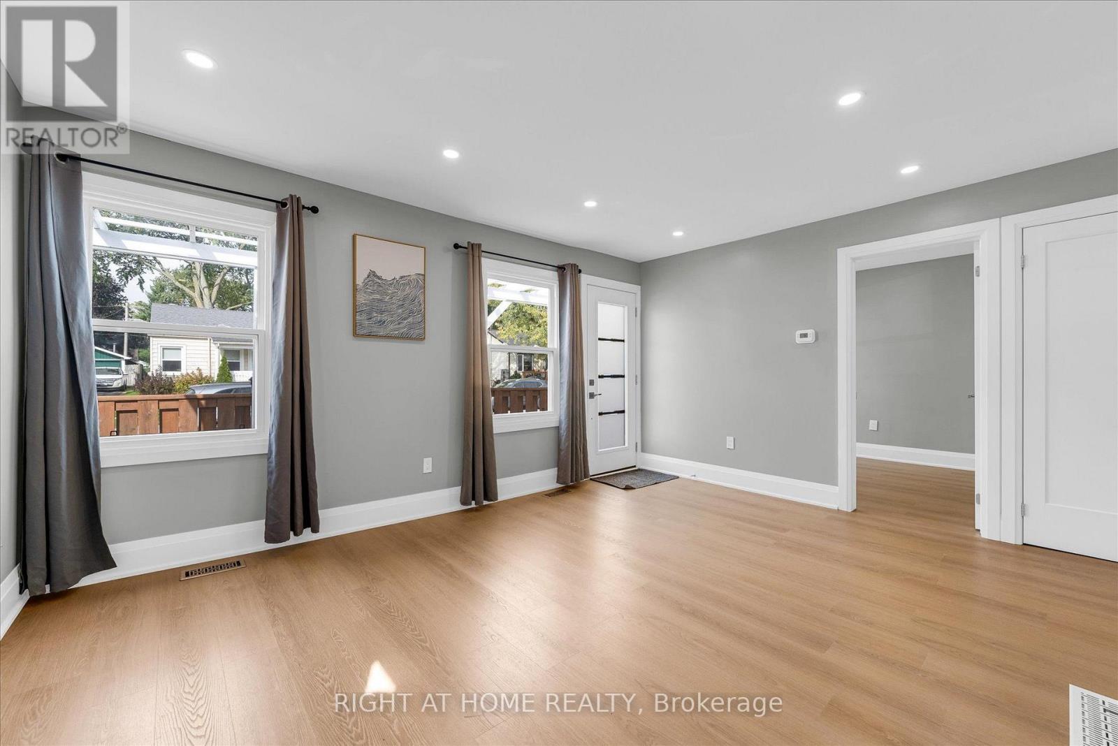 6310 Skinner Street, Niagara Falls, Ontario  L2G 2Y7 - Photo 4 - X14098154