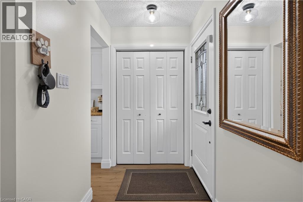 38 Southglen Road, Brantford, Ontario  N3R 7A1 - Photo 4 - 40870155