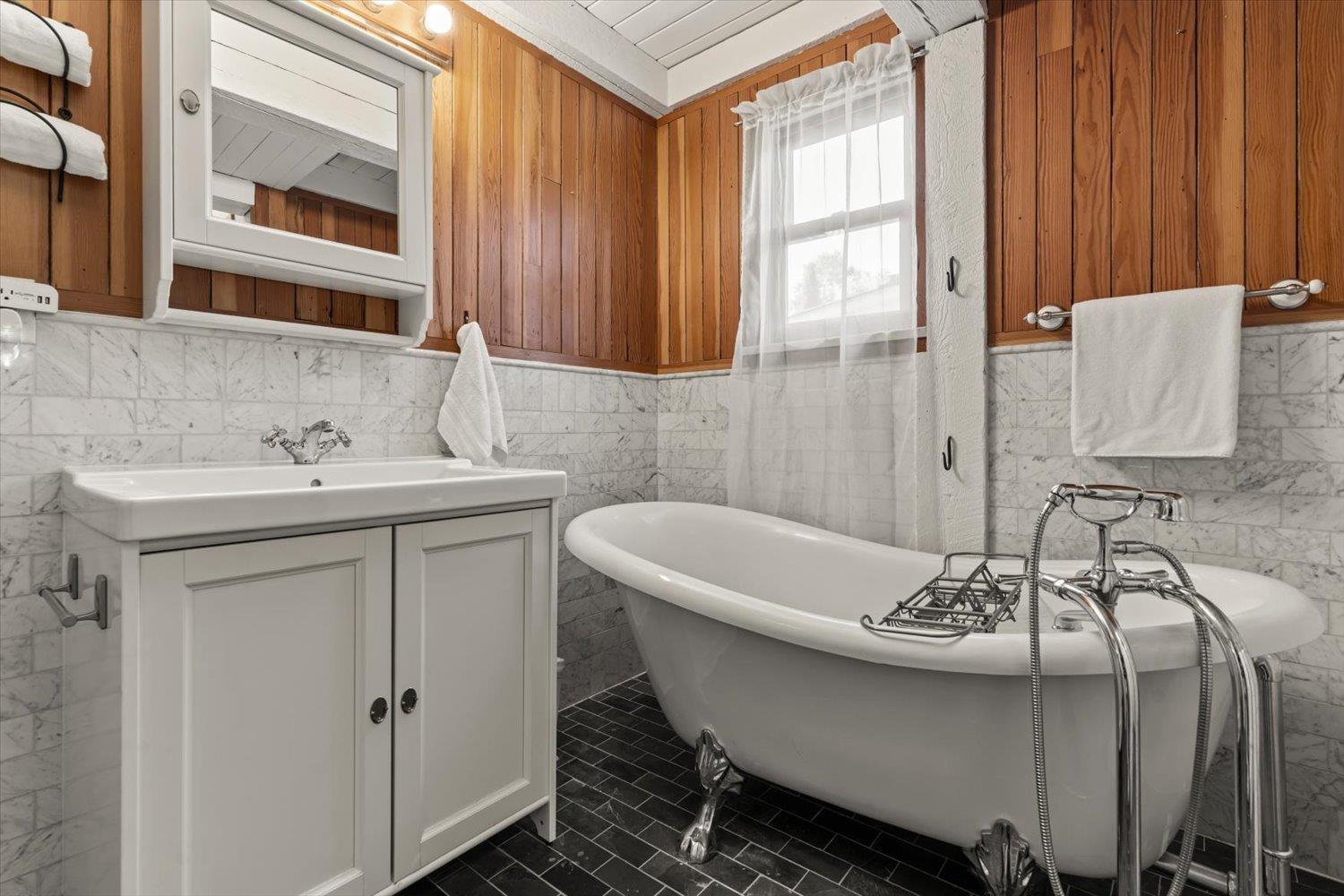34858 Clayburn Road, Abbotsford, British Columbia  V2S 7Y9 - Photo 17 - R3176704