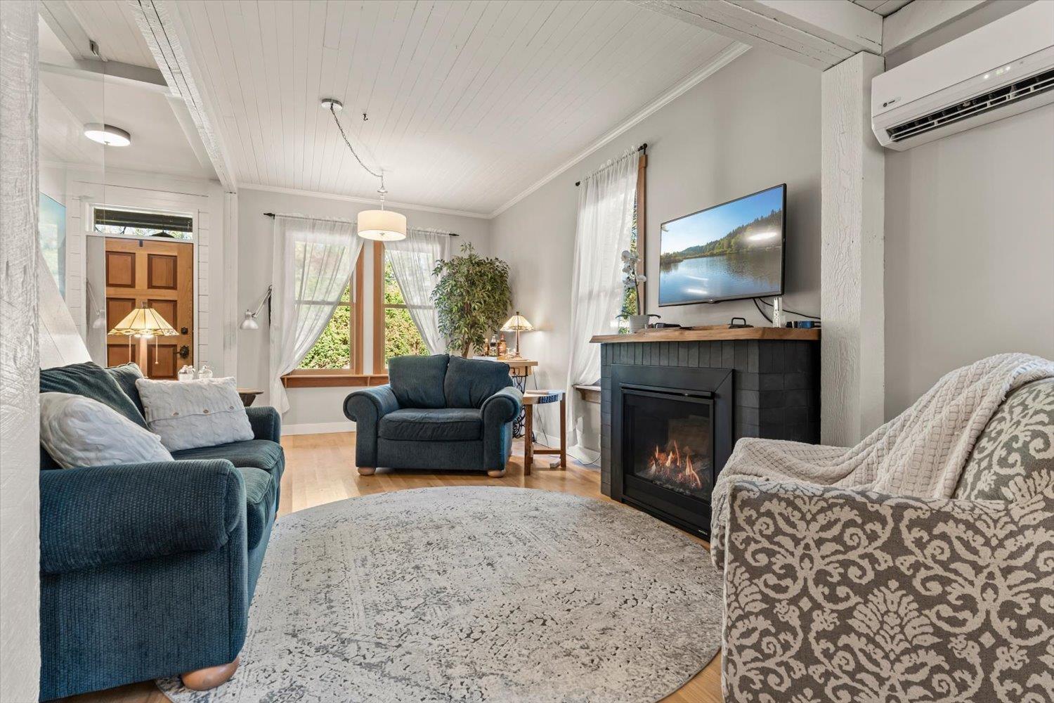 34858 Clayburn Road, Abbotsford, British Columbia  V2S 7Y9 - Photo 5 - R3176704