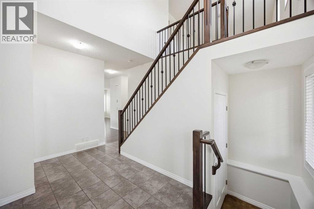 111 Windbrook Manor Sw, Airdrie, Alberta  T4B 3X2 - Photo 6 - A2342831