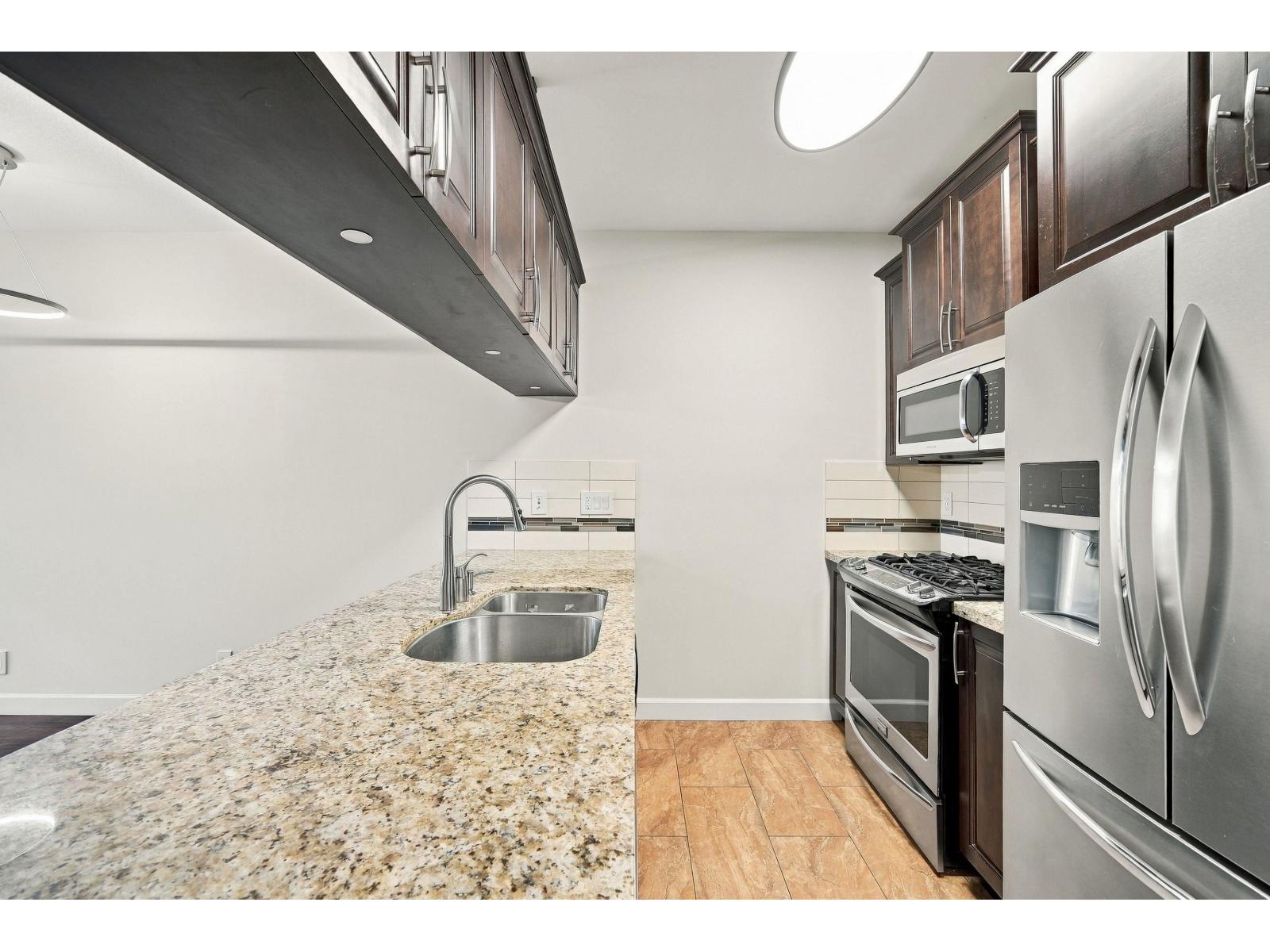235 8067 207 Street, Langley, British Columbia  V2Y 0P1 - Photo 5 - R3176135