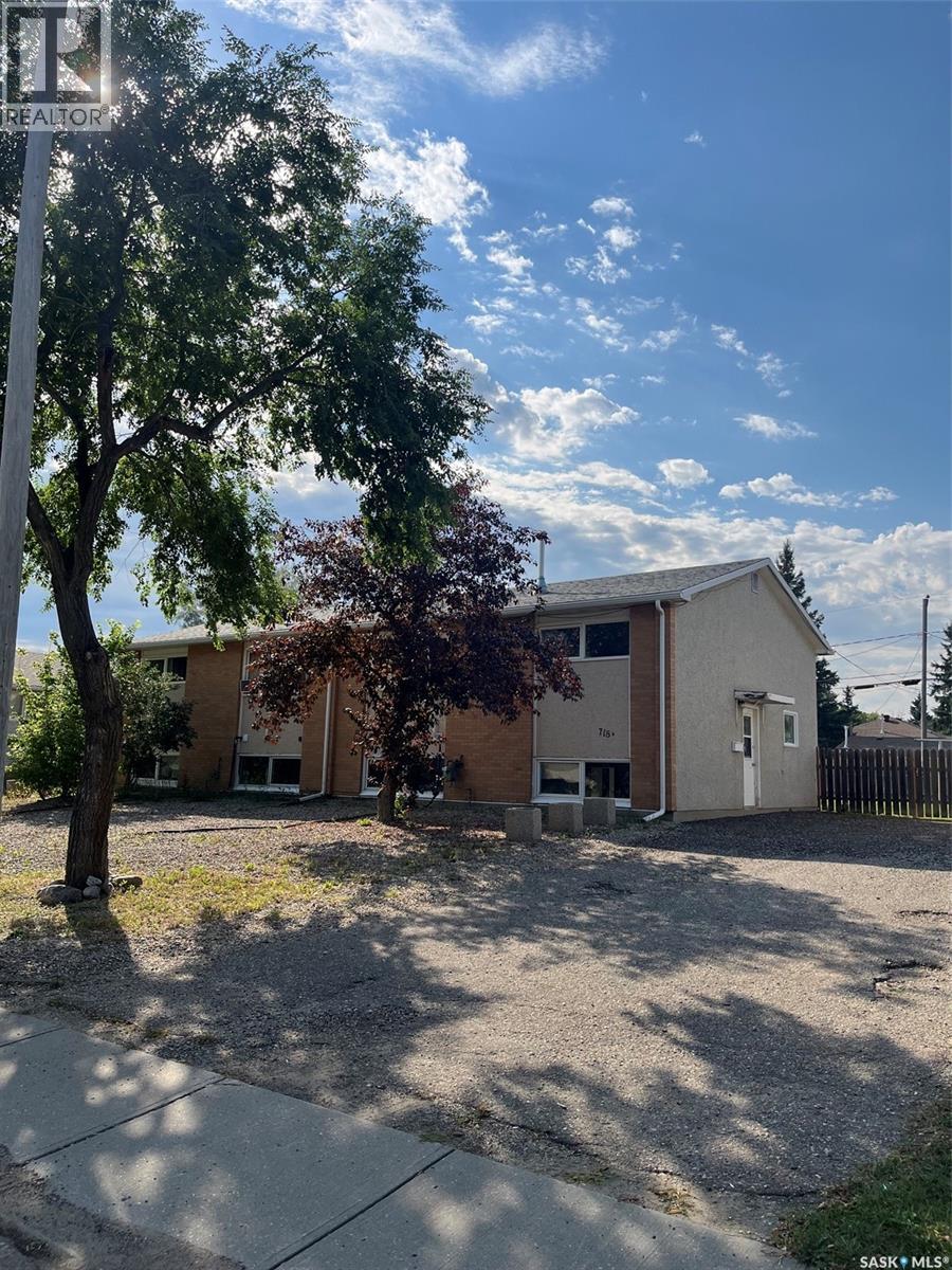 718-726 Albert Street, Estevan, Saskatchewan  S4A 1R5 - Photo 3 - SK051536