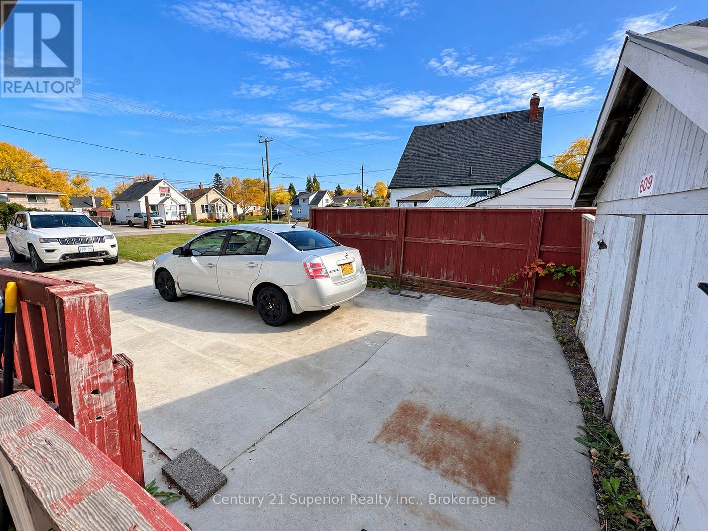 609 Van Norman Street, Thunder Bay, Ontario  P7A 4G3 - Photo 44 - X14098210