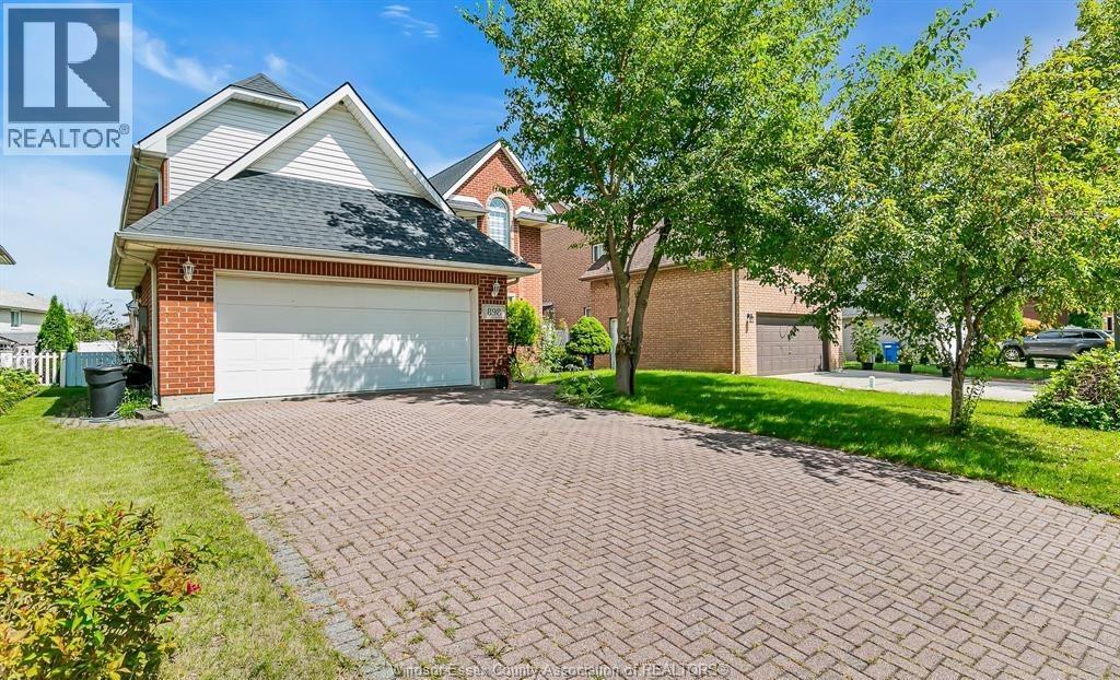 898 Hacienda Court, Windsor, Ontario  N9G 2T1 - Photo 2 - 26023967