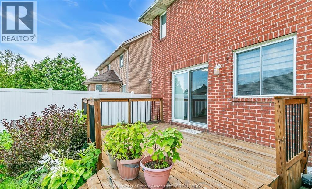 898 Hacienda Court, Windsor, Ontario  N9G 2T1 - Photo 34 - 26023967
