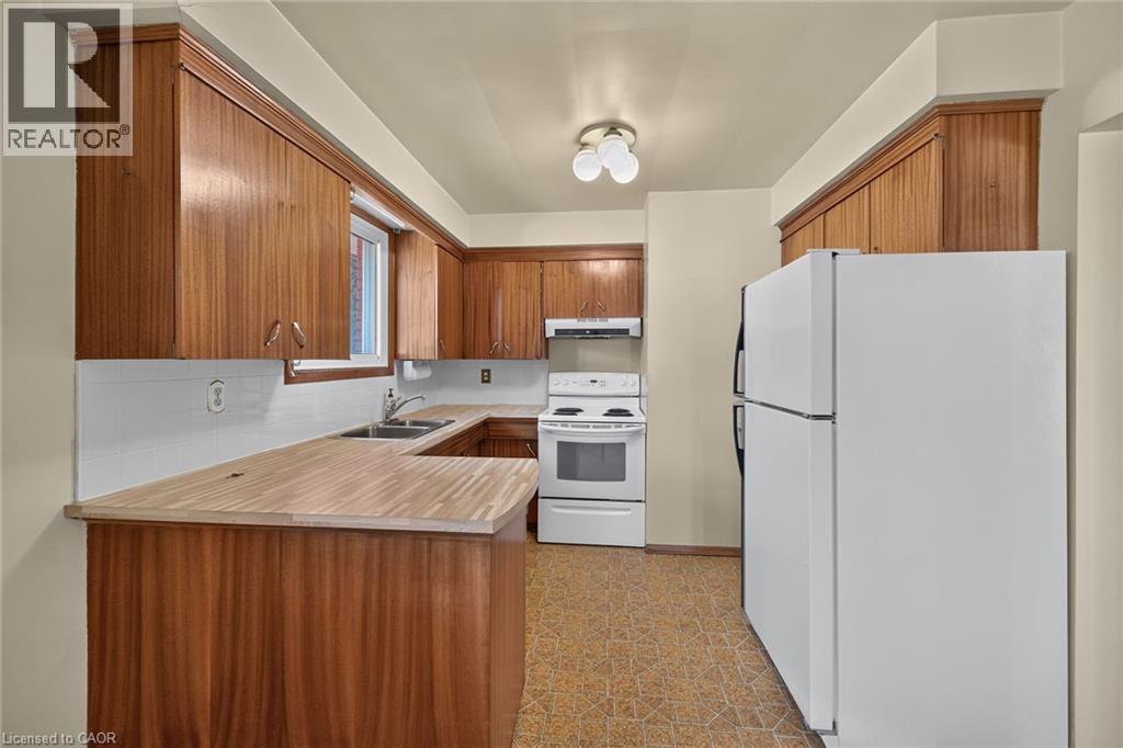 145 East 25th Street, Hamilton, Ontario  L8V 3A3 - Photo 11 - 40872748