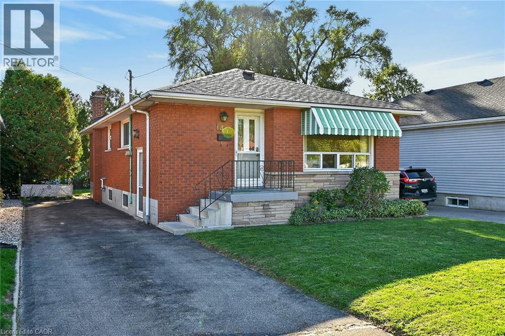 145 East 25th Street, Hamilton, Ontario  L8V 3A3 - Photo 2 - 40872748