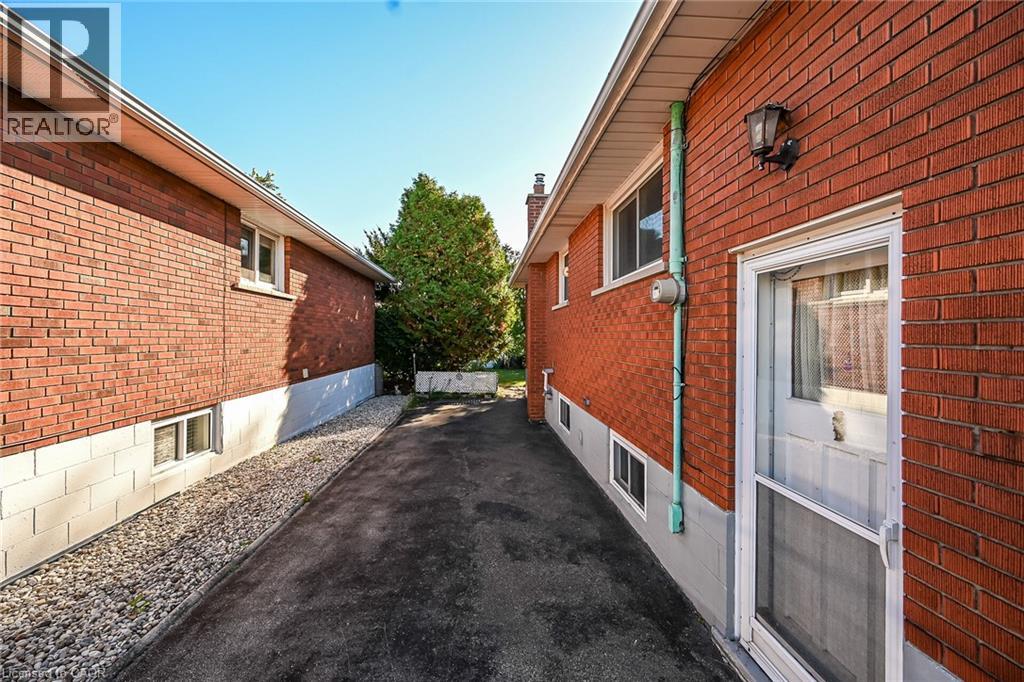 145 East 25th Street, Hamilton, Ontario  L8V 3A3 - Photo 34 - 40872748