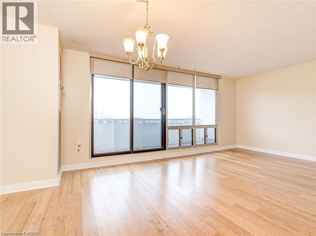 2055 Upper Middle Road Unit# 302, Burlington, Ontario  L7P 3P4 - Photo 7 - 40872442