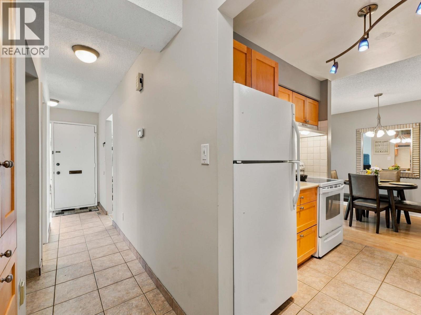 2026 Purcell Way, North Vancouver, British Columbia  V7J 3K3 - Photo 11 - R3176588
