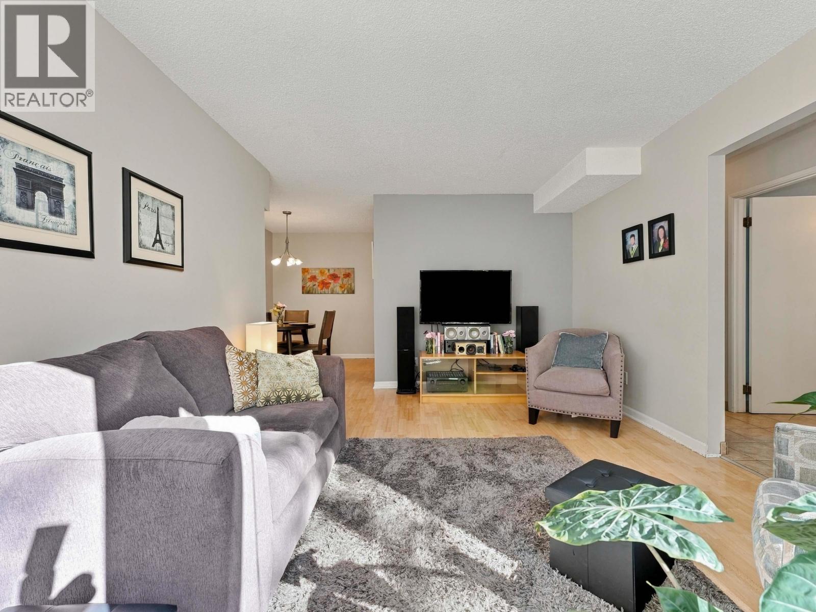 2026 Purcell Way, North Vancouver, British Columbia  V7J 3K3 - Photo 4 - R3176588
