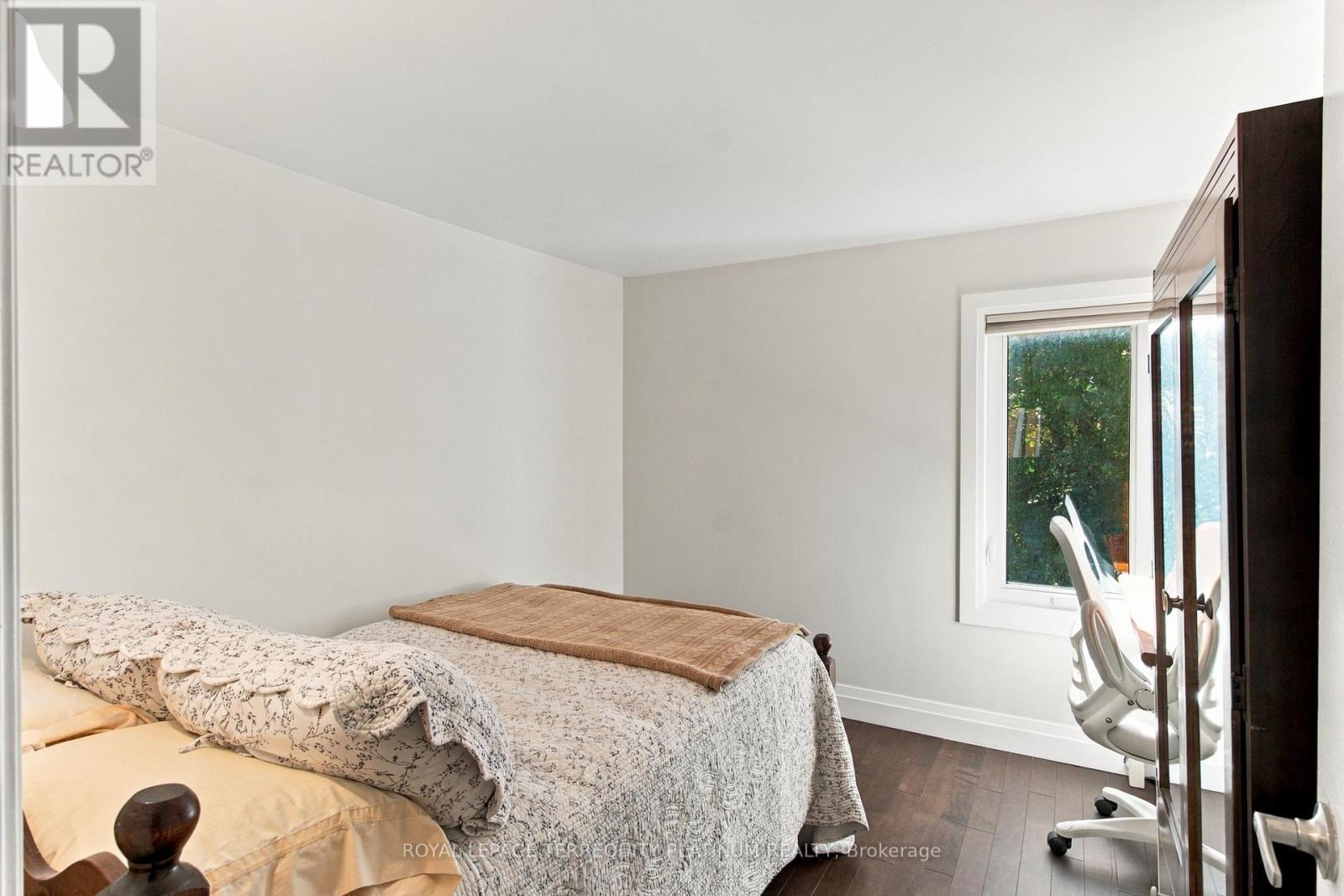 493 Mortimer Avenue, Toronto, Ontario  M4J 2G6 - Photo 13 - E14098312
