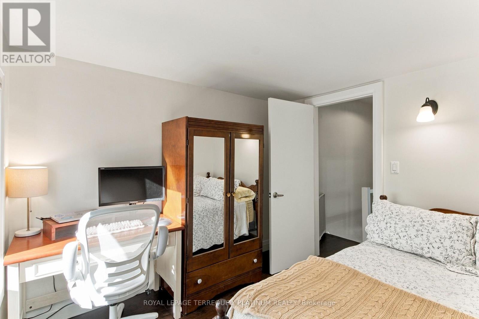 493 Mortimer Avenue, Toronto, Ontario  M4J 2G6 - Photo 14 - E14098312